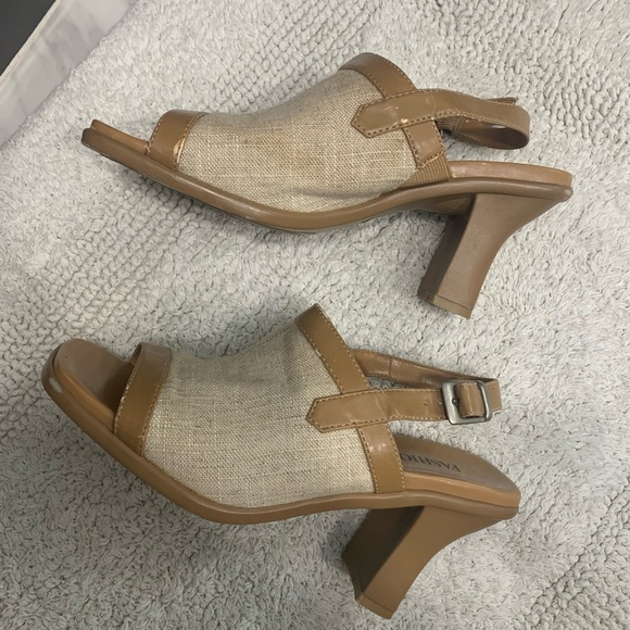 Fashion Bug Open Toe Sandal Heels - Picture 4 of 8